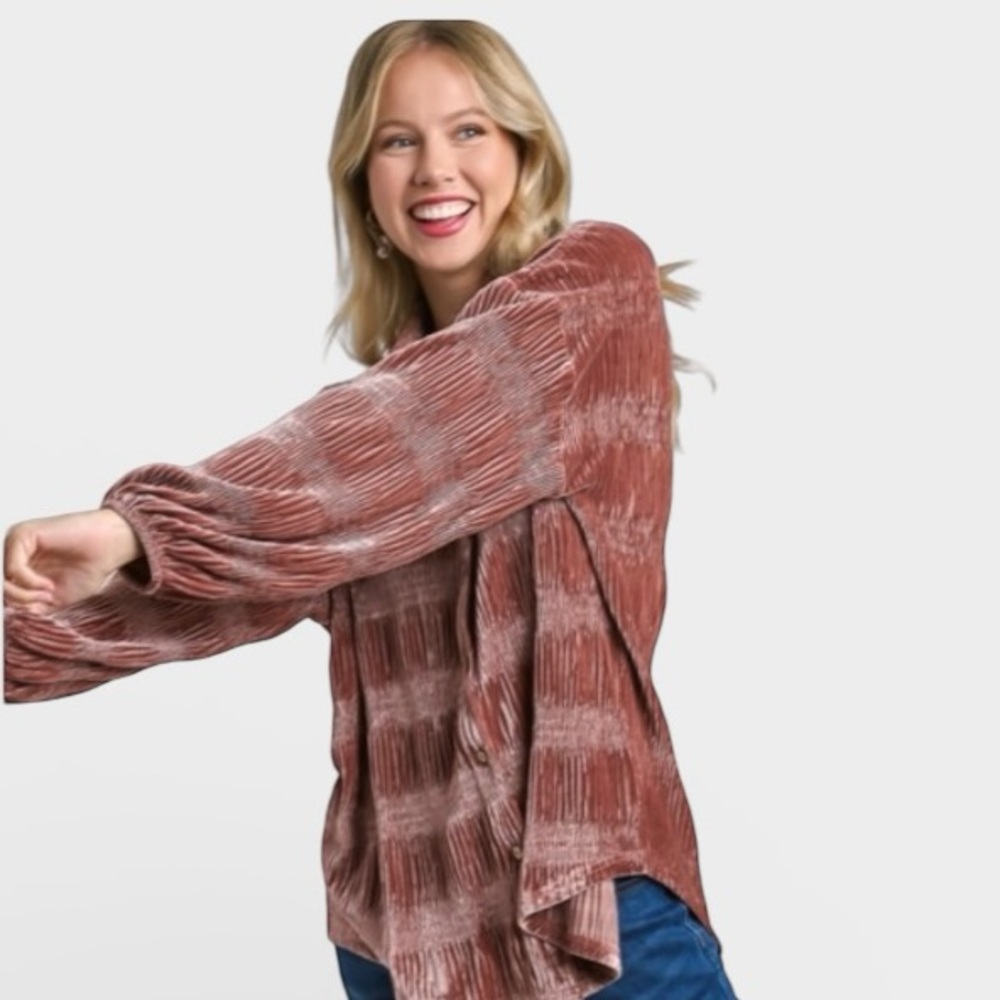 Umgee Velvet Ruched Tiered Button Up Long Sleeve Top Blush Size Medium - Picture 12 of 12